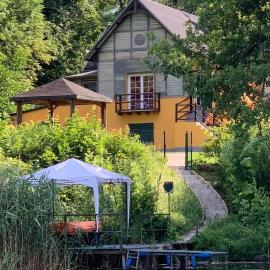 Villa Wieck am See, mit Ruderboot, hotel a Gransee