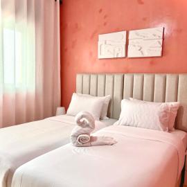 5min drive from City Center Cozy Apt with Balcony N20