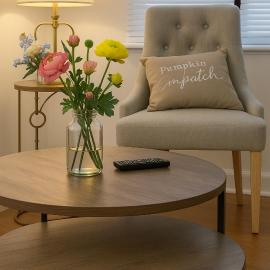 Beautiful Bright Three Bedroom House in Brighton and Hove with free parking, hotel in Portslade