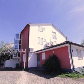 Apartments Branka, hotel in Zambratija
