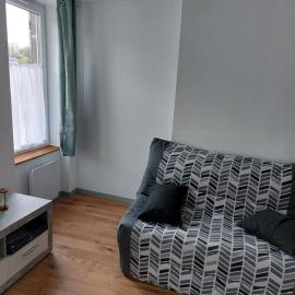 Logements Clos saint Genest 1appartement et 3 studios, hotell i Manzat