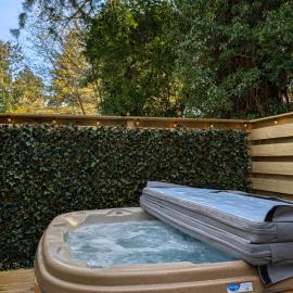 Cear 2- Private Hot Tub- Perth-Pet Friendly Lodge, hotel in Almondbank