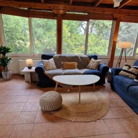 The Painter's Garden, Walk to Sea, Onsite Parking