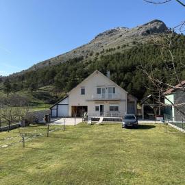 Family house on the mountain - Krstac, Njegusi, Hotel in Njeguši