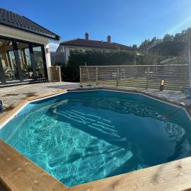 Modern large house in Stavern with sea view, close to beaches, large garden and pool, hotel di Larvik
