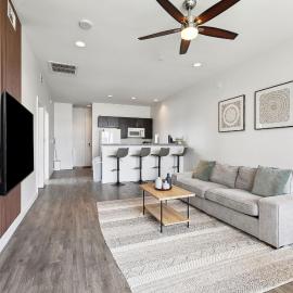 Stylish Downtown High-Rise - 2BD, hotel in Baton Rouge