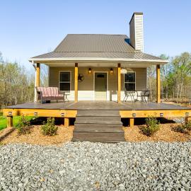 4 Mi to Lake Barkley: Pet-Friendly Home w/ Hot Tub, Hotel in Cadiz