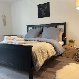 Ferienhaus Kusel - am Bahnhof mit WLAN & Garten, hotel en Kusel