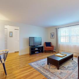 Beautiful, Homey 1BR Close to Longwood Medical: Brookline şehrinde bir otel