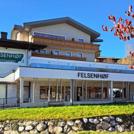 Familienhotel Felsenhof, hotel em Flachau