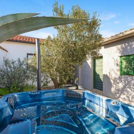 Amazing Home In Jezera With Wifi