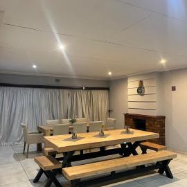Mogoma Guesthouse、ウィットバンクのホテル