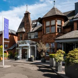 Viesnīca Glynhill Hotel & Spa near Glasgow Airport pilsētā Peizli