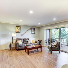 Bend Basecamp! Condo w/ Pool Near Deschutes River