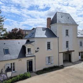 Gîte du Château de saint Saturnin sur Loire – hotel w mieście Saint-Saturnin-sur-Loire