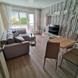 Moderne Ferienwohnung mit Seeblick und Balkon im EG, hotel a Mücheln