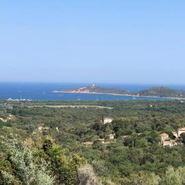 Maison Authentique Corse Vue Mer Panoramique et Nature Sauvage, ξενοδοχείο σε Zonza