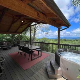 Hot Tub, Panoramic Views, Deck, Firepit