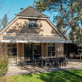 Welkom in ons huisje in het bos met prive sauna