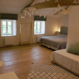 Les Herbes Folles, hotel en Courcoury