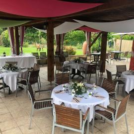 Au Feu De Bois, hotell i La Celle-sous-Gouzon
