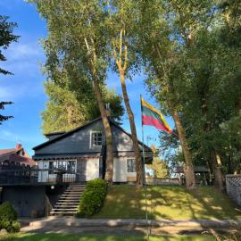 Vila Poilsinė, hotel u gradu Balninkai