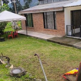 Hospedaje Granja Agroturística Fruto de los Andes Nemocón, hotel u gradu 'Nemocón'