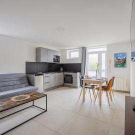 Le Royal Dole - Parking Gratuit - Appartement Moderne & Cosy, hotel in Dole