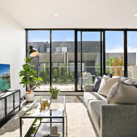Bright 1BR Apartment Near Maribyrnong River