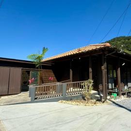 アガチ-Agachi-, hotel in Kunigami