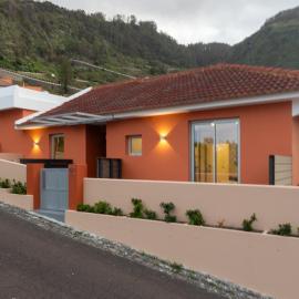 The Jolie - Porto Moniz Central Studios, Hotel in Porto Moniz