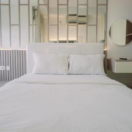 Homey and Cozy Stay Studio Belmont Residence Puri Apartement By Travelio