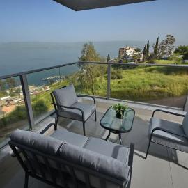 חופש יהונתן-דירה עם נוף מטורף לכנרת Hofesh Yehonatan Sea of Galilee View, hotel in Tiberias