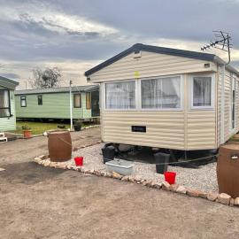 Delta, Bromley 4-Bedroom Located in Uddingston, Glasgow at Maryville Caravan Site, hotel em Uddingston