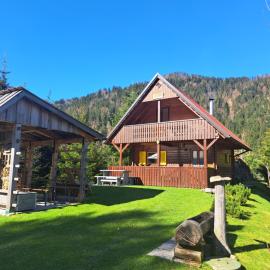 Na Rebri, hotel din Luče