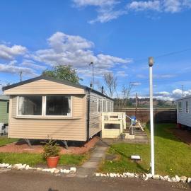 Two Bedroom Willerby Caravan Located in Uddingston, Glasgow at Maryville Caravan Site, hotel in Uddingston