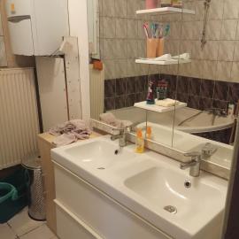 Privat Zimmer in einer Wohnung zu vermieten, hotel in Mulhouse