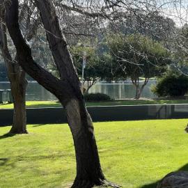Waterfront 2-bedroom apartment with WiFi, AC in Lakes Entrance, hotel in Lakes Entrance
