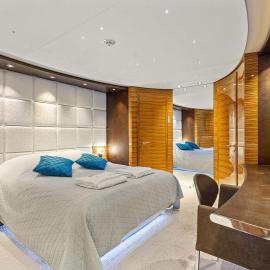 Trackside superyacht VIP Cabin - TIAMAT, hotel v Monte Carlu
