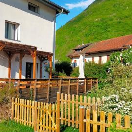 Au Ptit bonheur avec parking motos et vélos et petit déjeuner inclus, hotell i Grignon