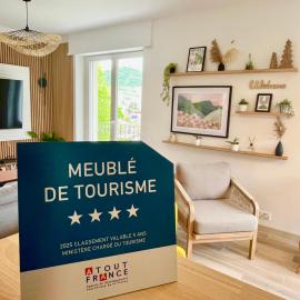 Gîte les Rosiers du Blosen، فندق في تان