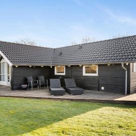 Gorgeous Home In Vinderup With Sauna, hotel din Vinderup