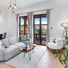 Beautifully decorated Apartment Alambra, with Coast and Sunset Views, Aphrodite Hills, hotell i Kouklia