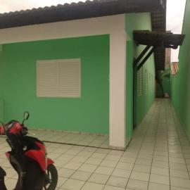 Casa a meia quadra do mar lugar tranquilo próximo a tudo