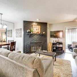 2 Blocks to Angel Fire Resort: Family Condo、エンジェル・ファイアーのホテル