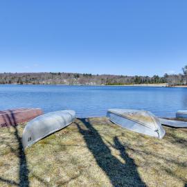 Shared Boat Launch: Lake Retreat in Ellenville!, hotel in Ellenville