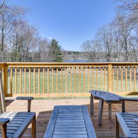 Shared Fire Pit & Kayaks: Catskills Lake Retreat!, hotel in Ellenville