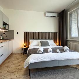 New cozy studio, AC & Balcony
