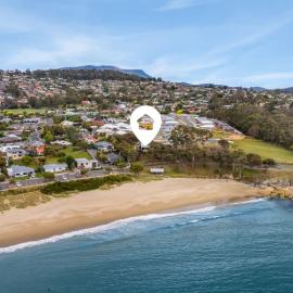 Beachfront Studio with Breathtaking Views