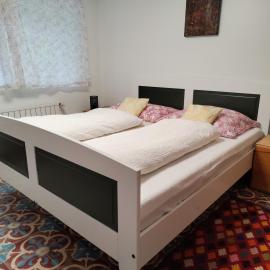 Doppelzimmer mit Gemeinschaftsbad und kleiner Küche Nannen 382, hotel in Alberschwende